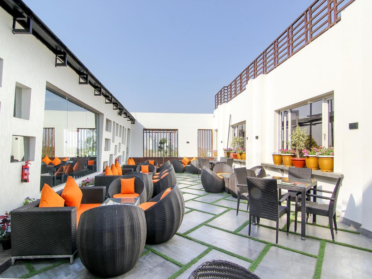 Oyo 12496 Skyotel Lucknow Exterior foto